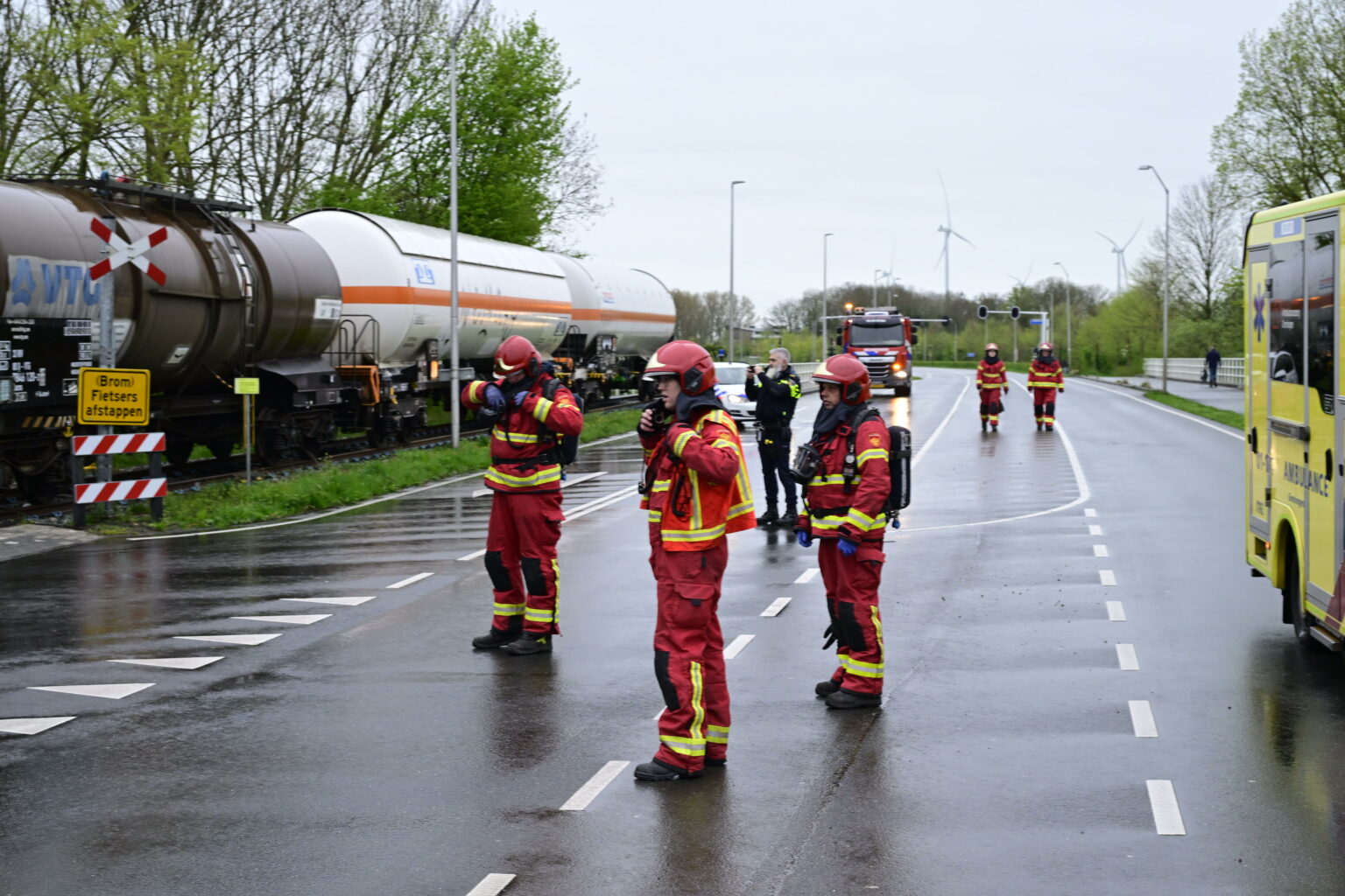 Personenauto Botst Tegen Goederentrein Met Waterstofperoxide