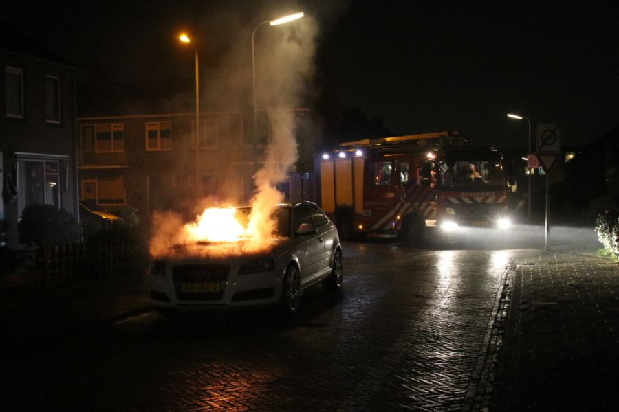 Opnieuw auto in brand gestoken in Hoogeveen