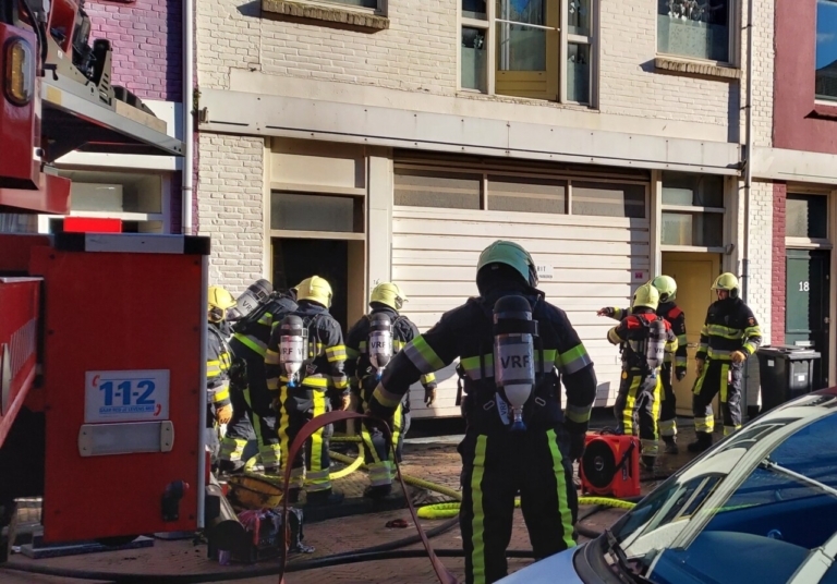 Bewoner gewond bij woningbrand in Sneek