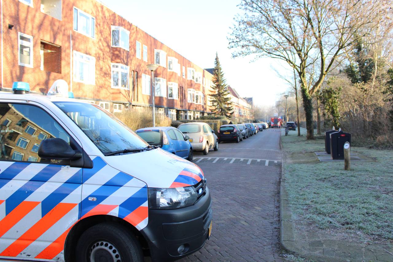Kleding vat vlam bij woningbrand in Groningen