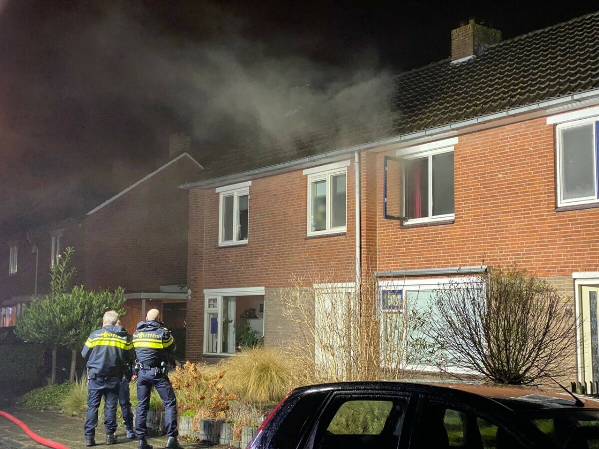 Brand in afzuiging zorgt voor woningbrand met forse rookontwikkeling
