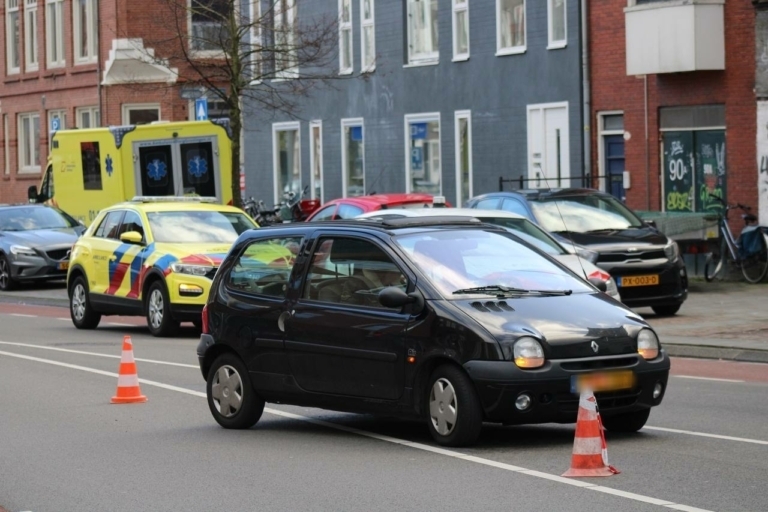 Fietser gewond na ongeval met personenauto in Groningen