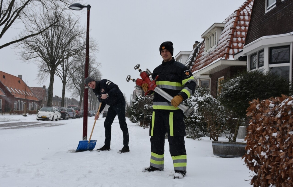 Brandweer vraagt aandacht voor ondergesneeuwde brandkranen