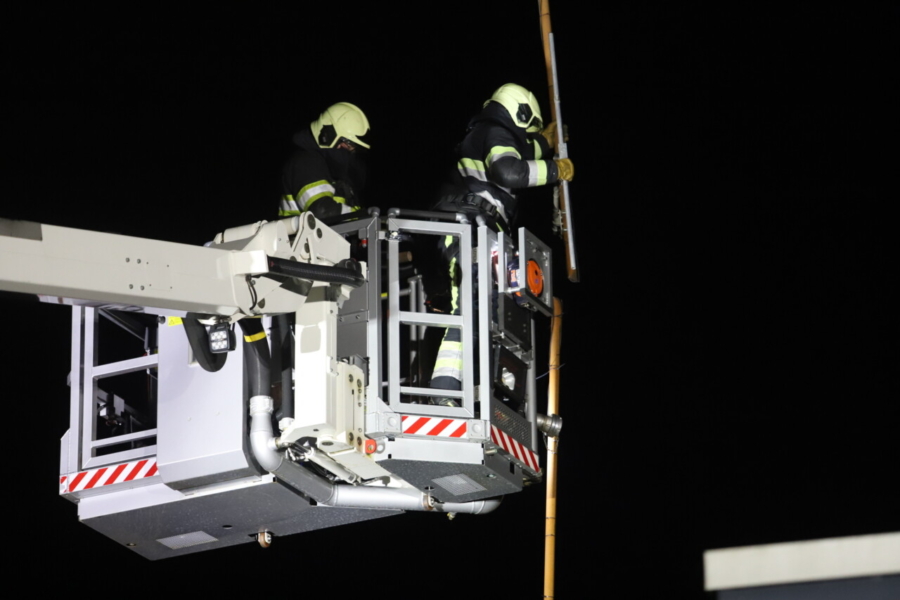 Antenne zorgt voor gevaarlijke situatie en doet brandweer uitrukken