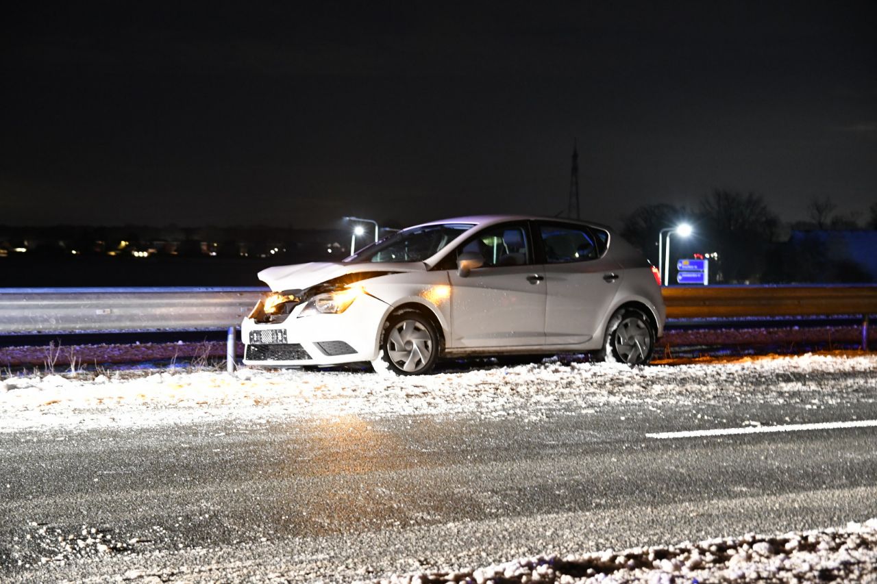 Auto in de slip op N381