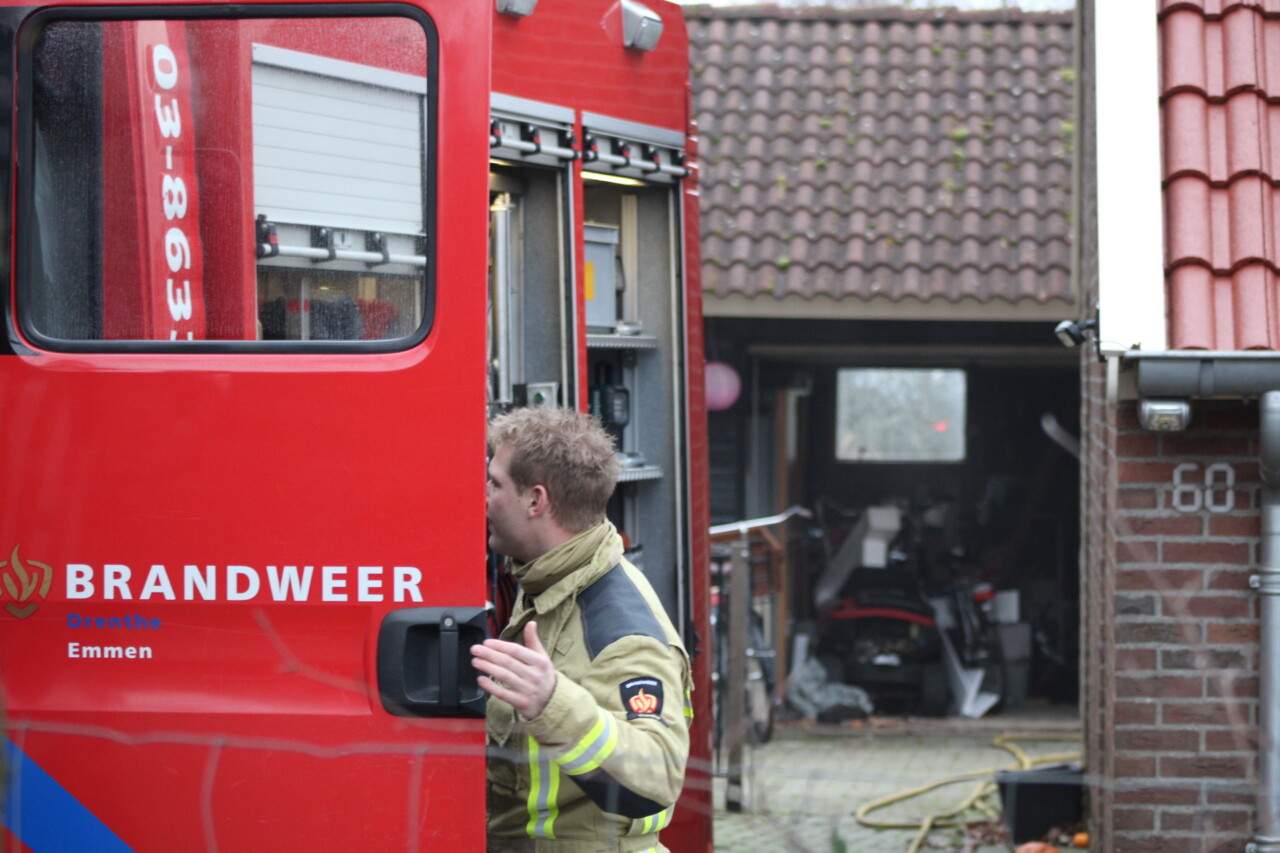 Brandweer rukt uit voor brand in schuurtje in Emmen