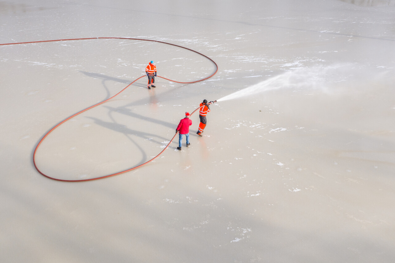 Ziegler Brandweertechniek helpt ijsvereniging Scheemda