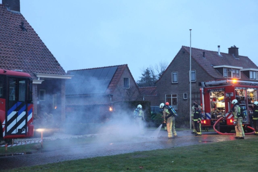 Brandweer in actie voor schoorsteenbrand in Veenhuizen