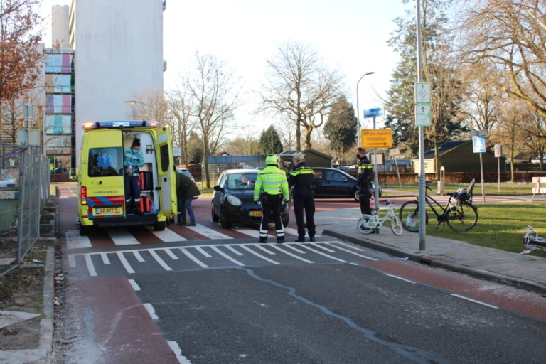 Vrouw met kinderen aangereden in Emmen