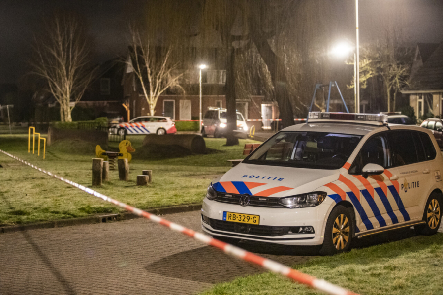 Vrouw gewond bij melding overloping en steekpartij in woning Grou (Video)