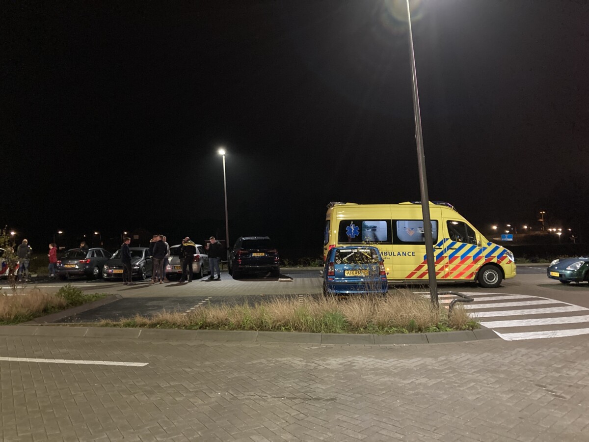 18-jarige rijdt man aan op parkeerplaats in Emmen
