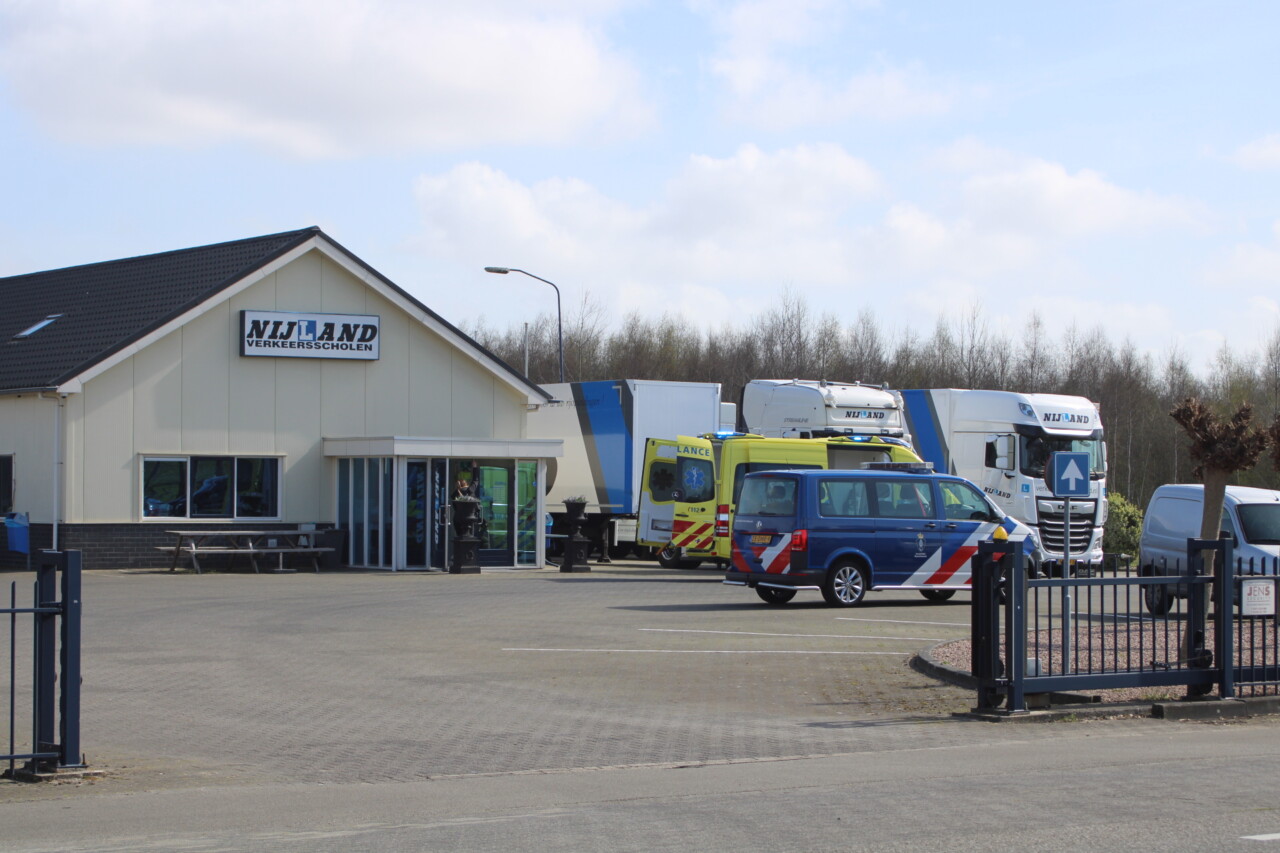 Persoon raakt gewond bij rijschool in Nieuw-Dordrecht