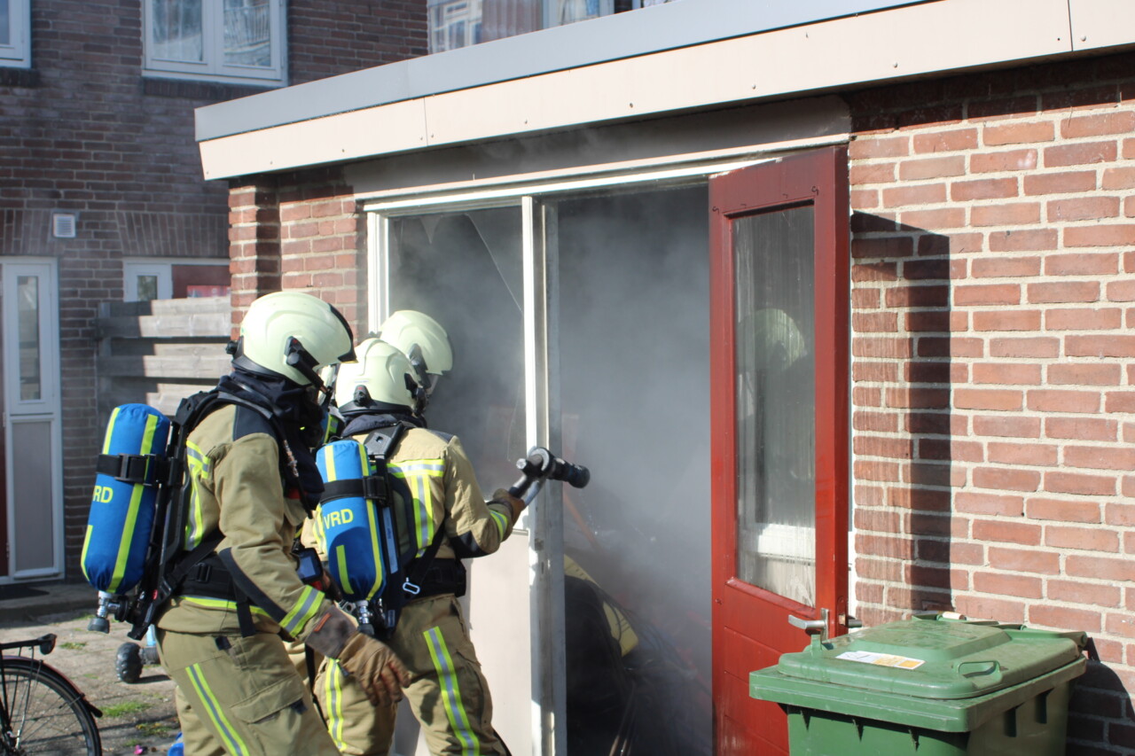 Veel rookontwikkeling bij brand in schuurtje in Emmen