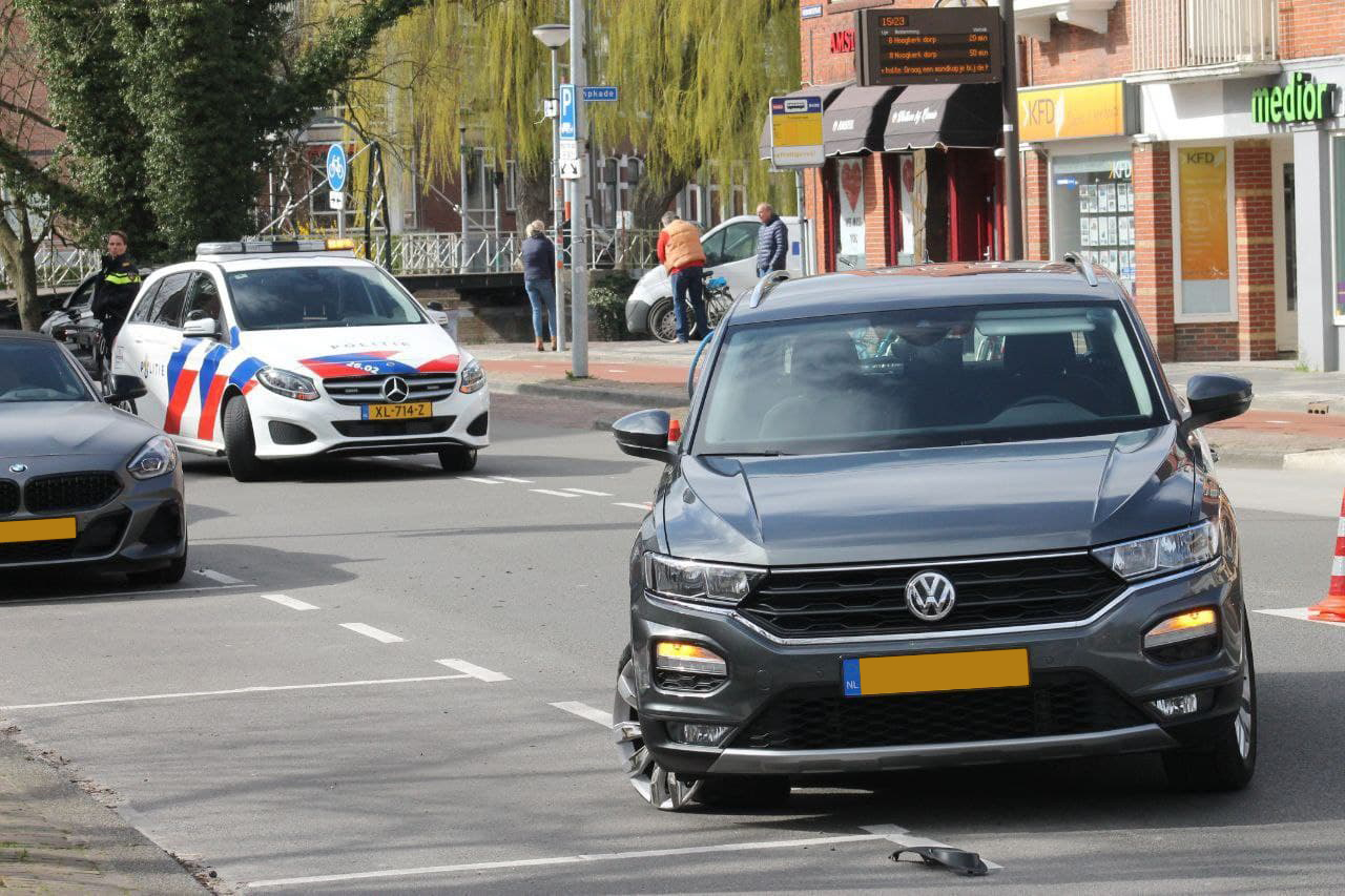 Veel schade na ongeval op de Veemarktstraat in Groningen