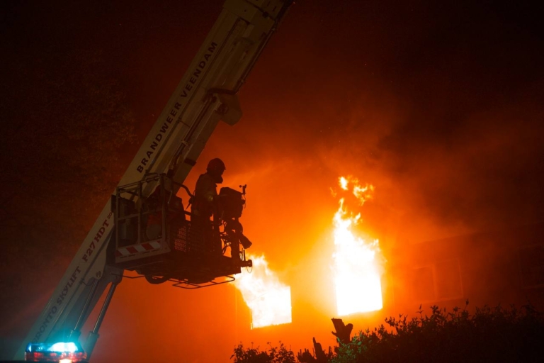 Opnieuw uitslaande brand in centrum Veendam (video)
