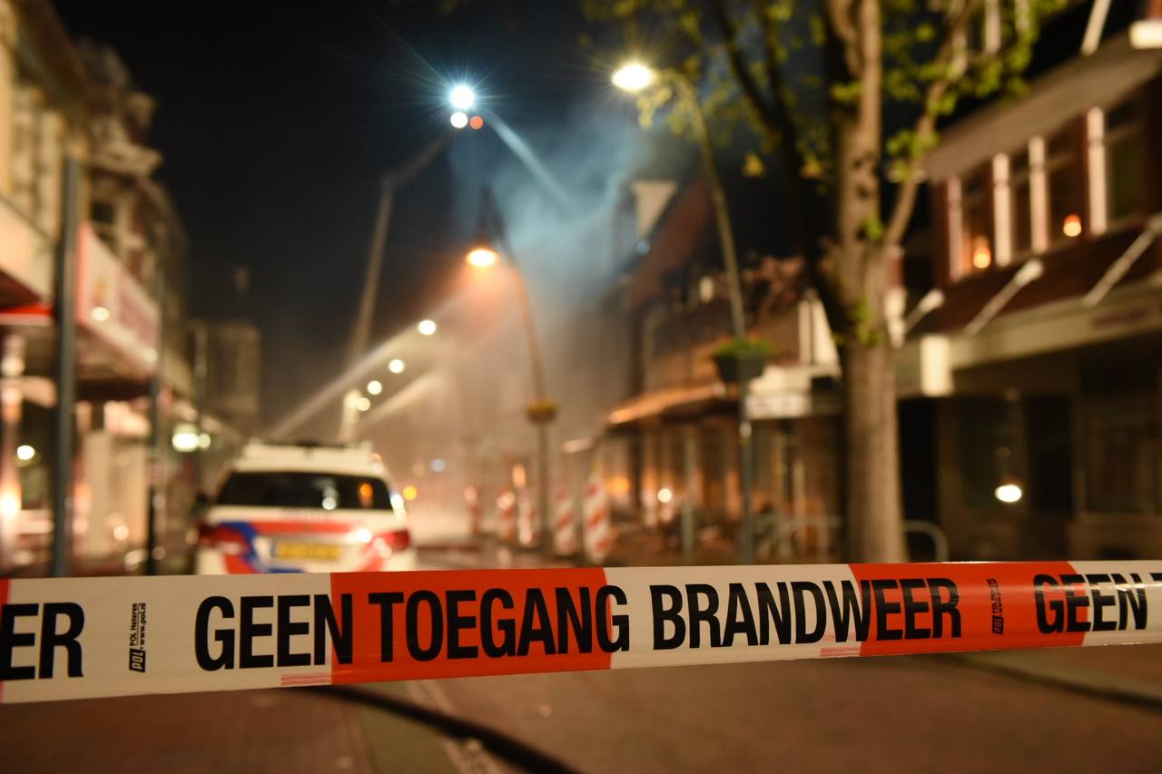 Vermoeden van brandstichting bij brand in Veendam (video)