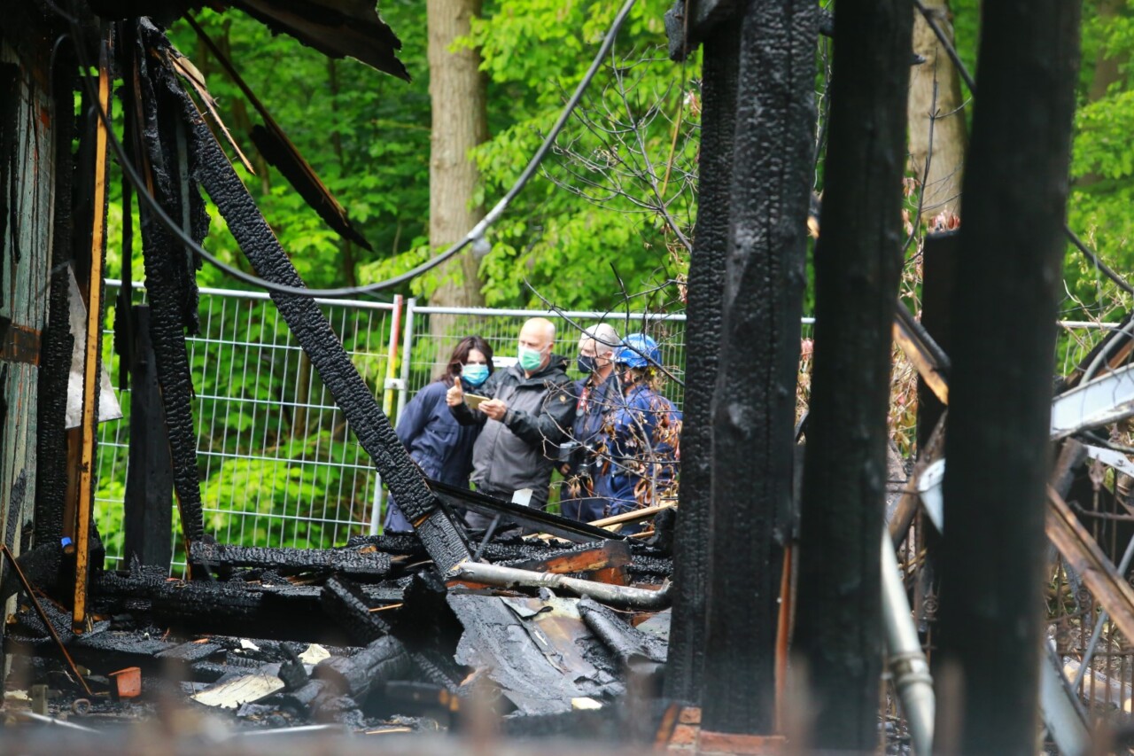 Forensisch onderzoek naar verwoestende brand in Zuidlaren (video)