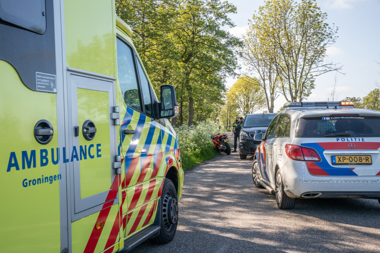 Motorrijder onderuit in Grootegast
