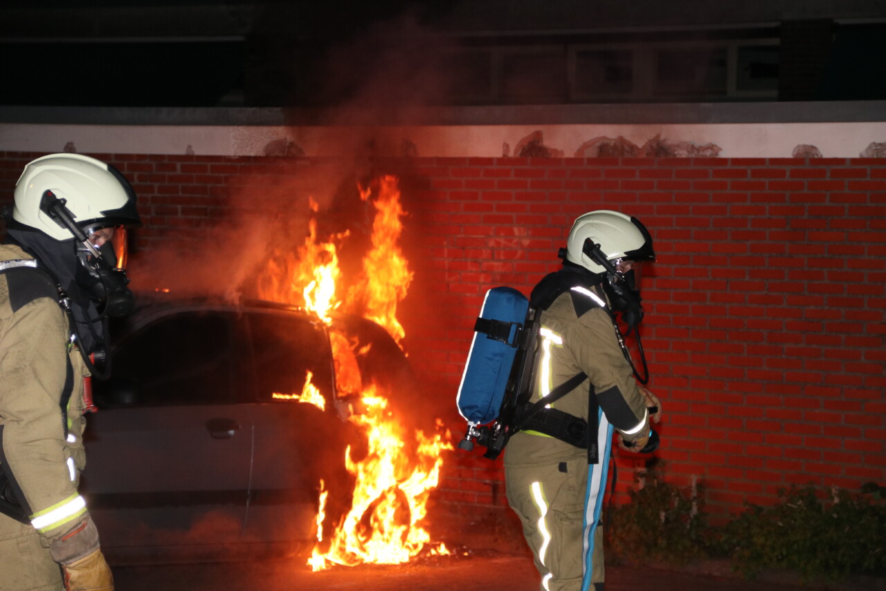 Voor zevende keer autobrand op Lomanlaan Hoogeveen