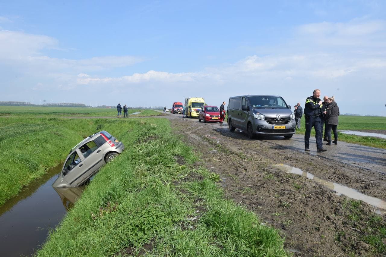 Bestuurster raakt van de weg tijdens hagelbui in Nieuwolda