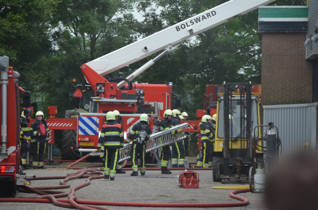 Asbest vrijgekomen bij brand mechanisatiebedrijf Easterein