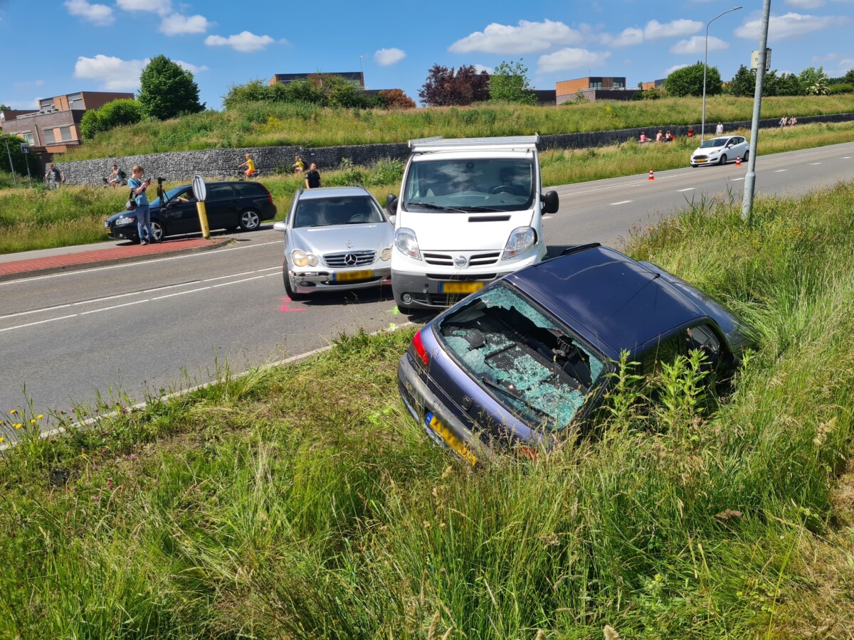 Vier aanhoudingen bij aanrijding na verkeersruzie in Assen
