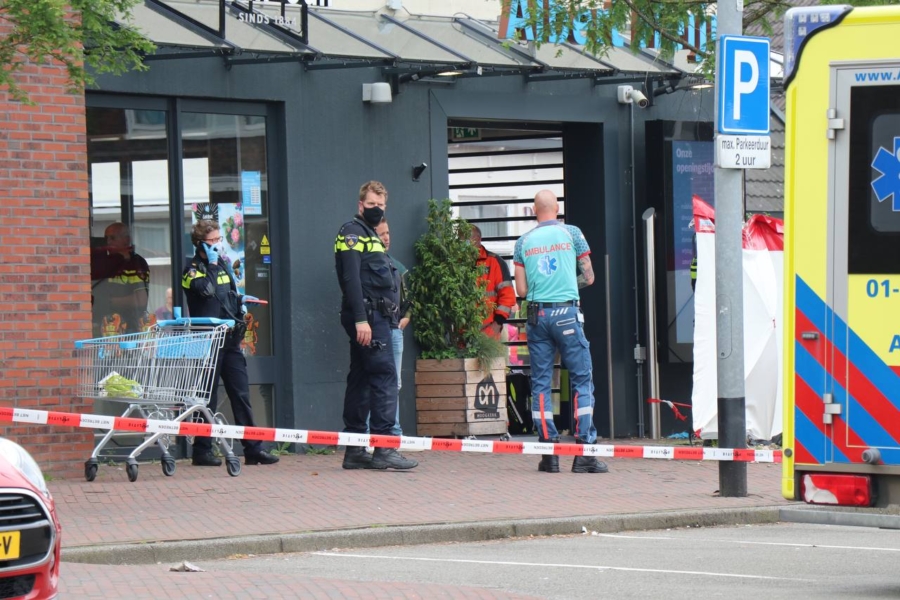 Minderjarige jongen overleden bij steekpartij in Groningse Albert Heijn