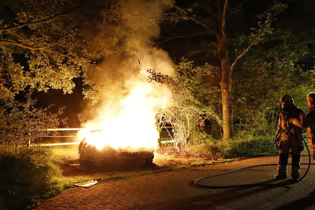 Auto uitgebrand in Hollandscheveld