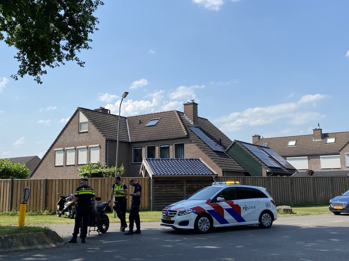 Motorrijder onderuit in Emmen