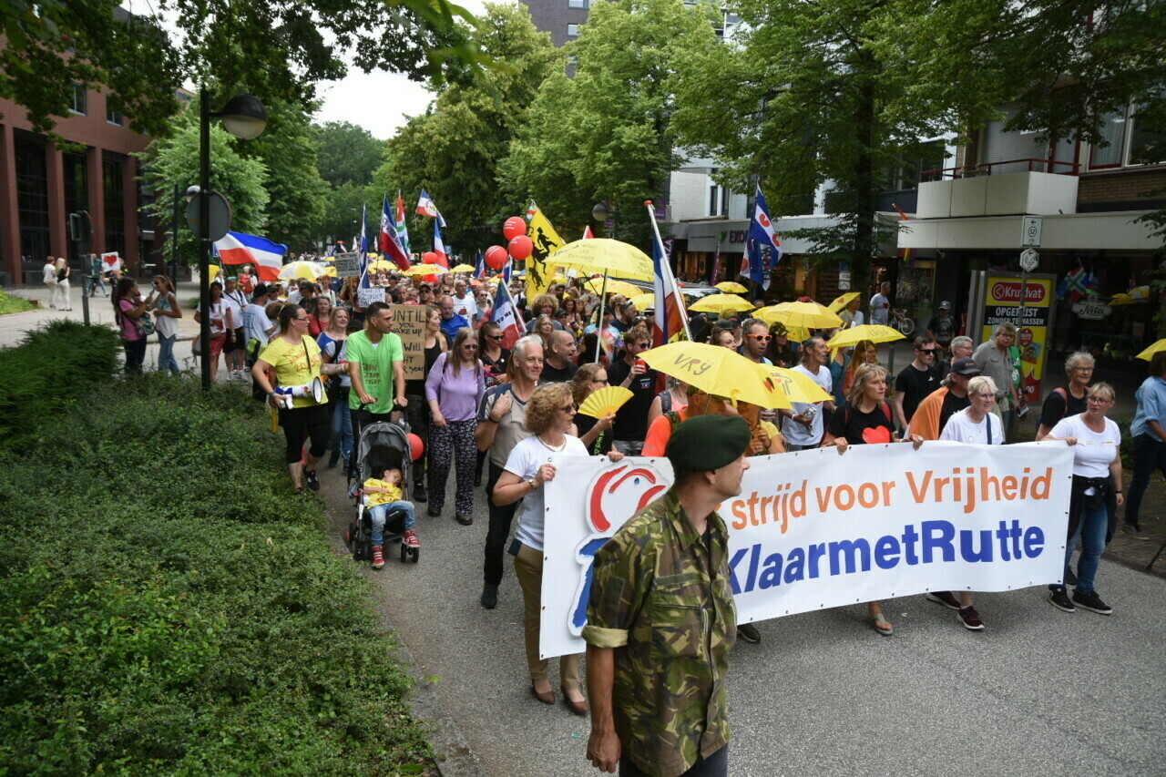 Demonstratie in Emmen tegen beleid kabinet en coronamaatregelen