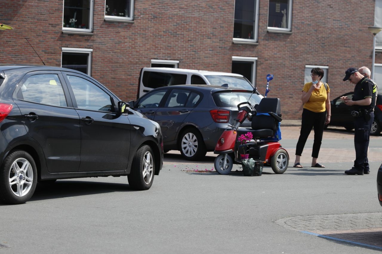 Vrouw gewond bij eenzijdig ongeval met scootmobiel