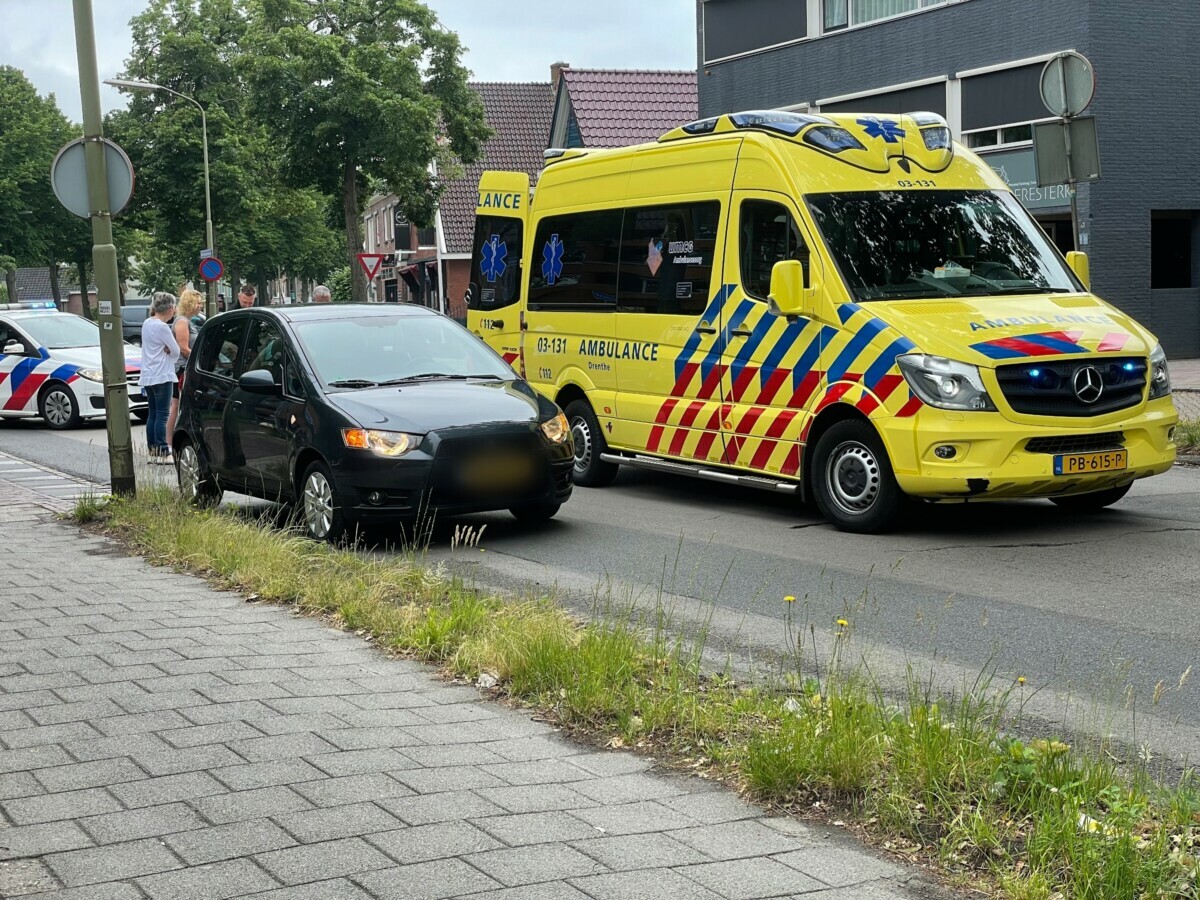 Fietser gewond na aanrijding in Emmen