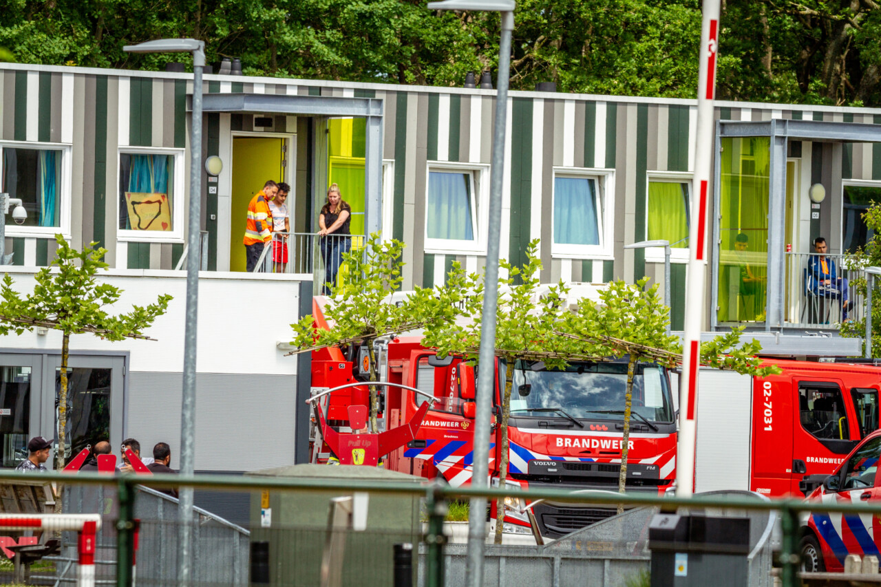 Brandweer rukt uit voor brand bij AZC in Drachten