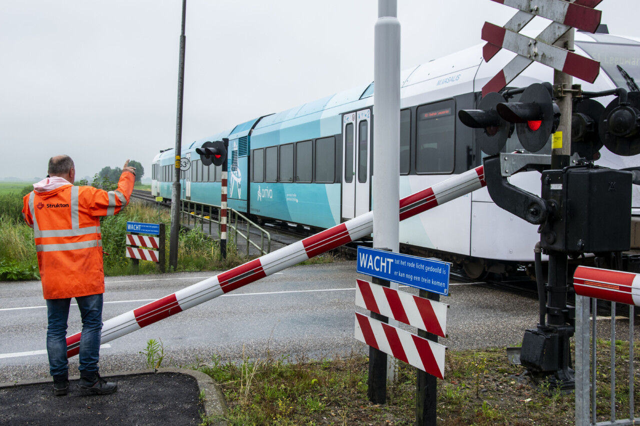 Vertraging in treinverkeer na kapot gereden slagboom bij Grijpskerk