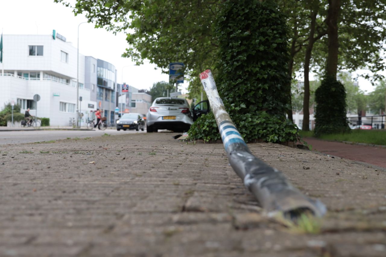 Bestuurder raakt gewond bij eenzijdig ongeval in Heerenveen