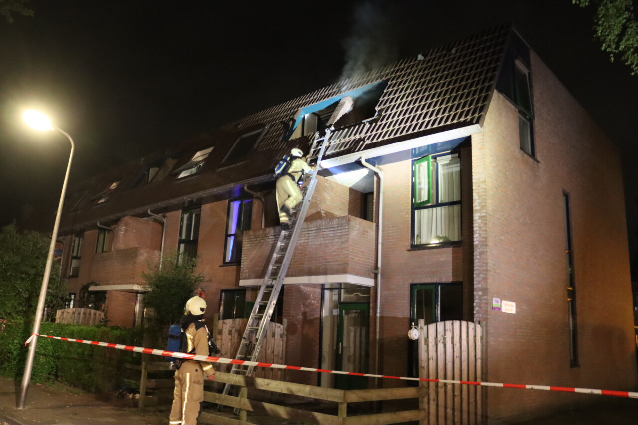Man ernstig gewond bij woningbrand in Hoogeveen