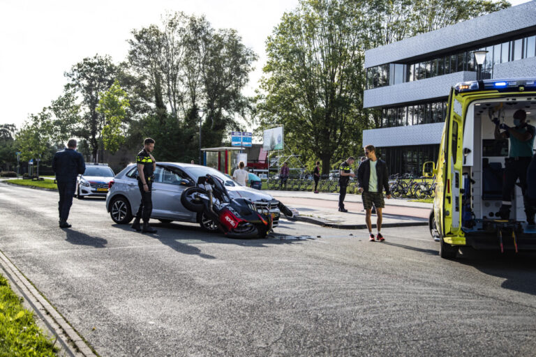 Motorrijder geschept door automobilist op Splitting in Drachten (Video)