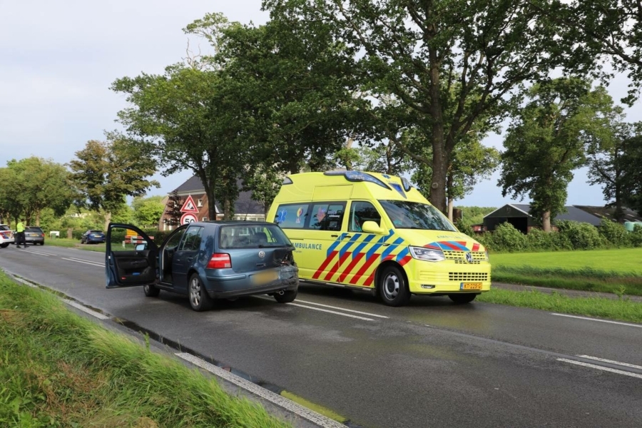 Gewonde bij ongeval met drie voertuigen op de N355 bij Noardburgum