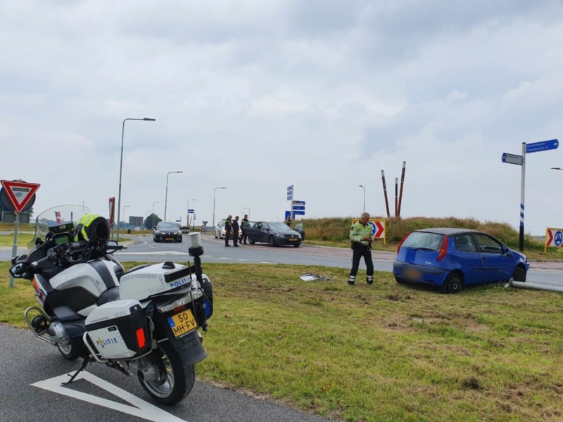 Bestuurder onder invloed raakt van de weg bij Oosterwolde