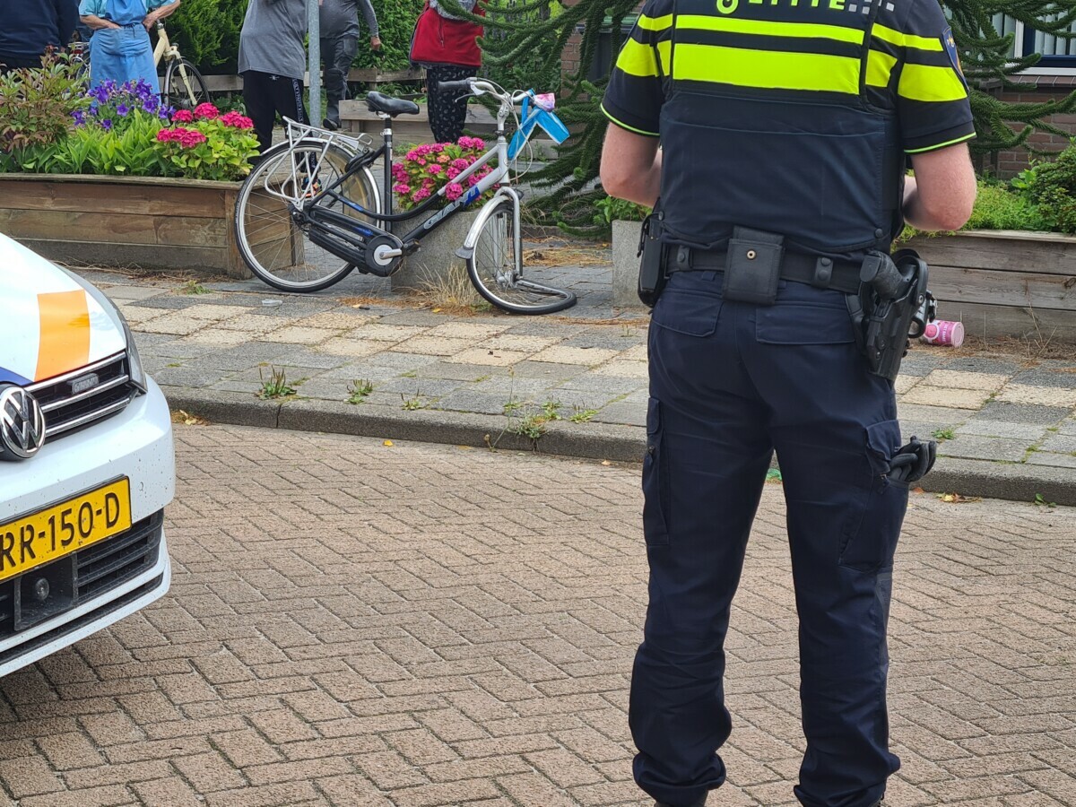 Automobilist verwond fietsster bij aanrijding en verlaat plaats ongeval in Assen