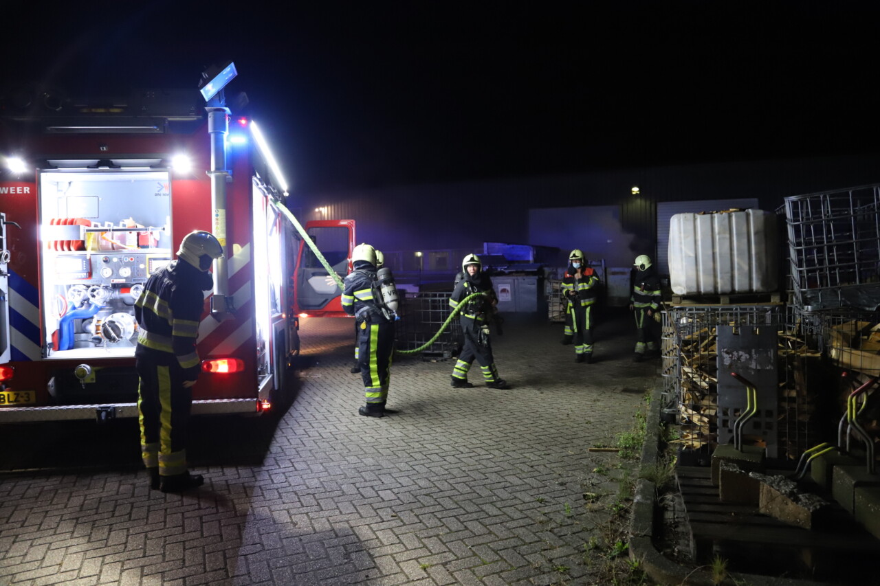 Veel rook bij containerbrand in Drachten