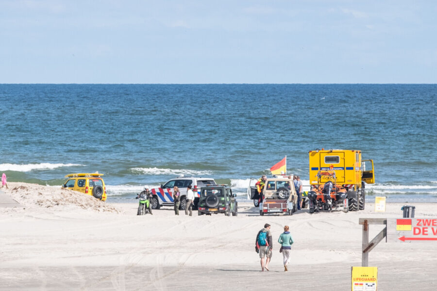Lichaam aangespoeld op strand Terschelling