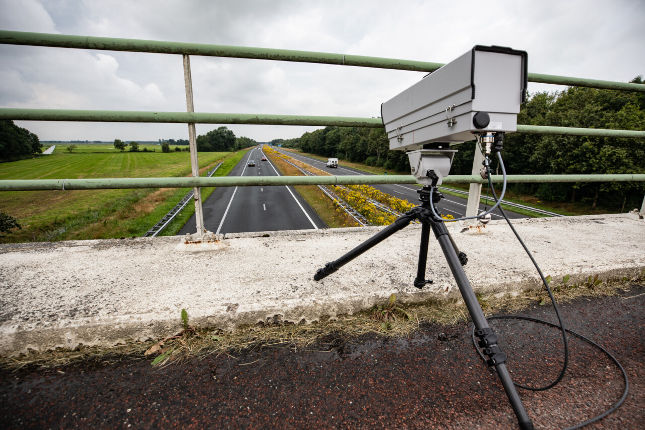 Automobilist rijdt 137 km/u in 70-zone bij Groningen; rijbewijs ingevorderd