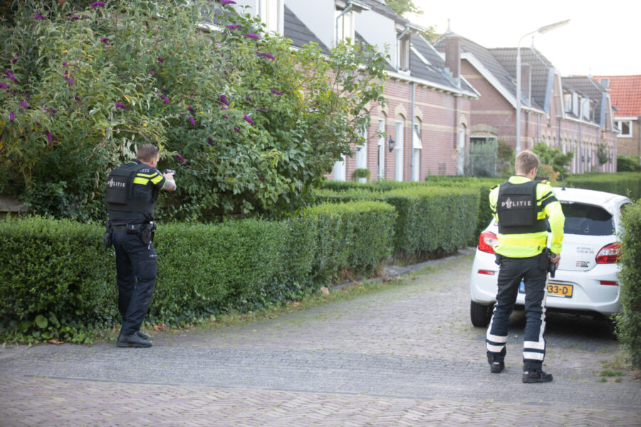 Meerdere schoten gelost bij cafetaria in Leeuwarden; verdachte gevlucht