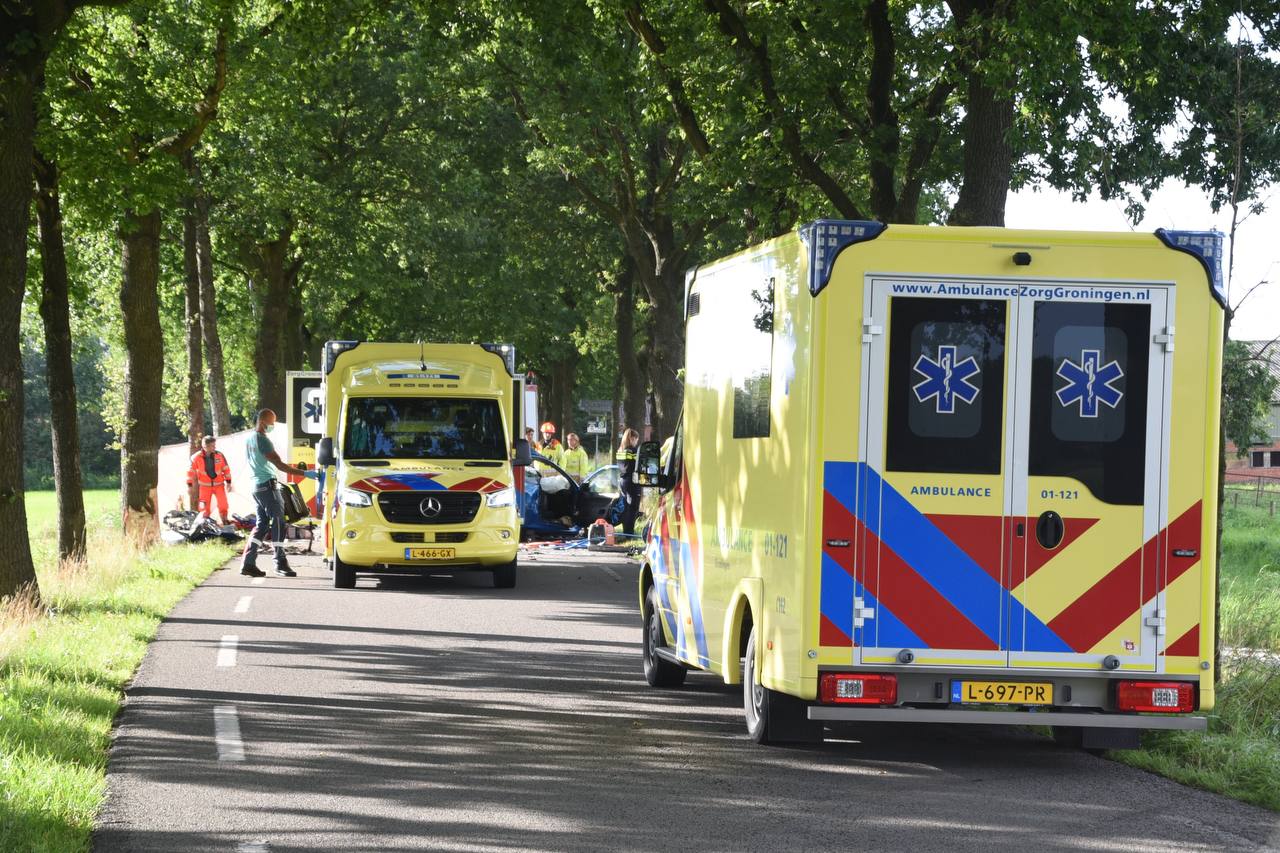 18-jarige negeert afzetting en rijdt politiemotor omver bij ernstig ongeval met 29-jarige bestuurder in Scharmer