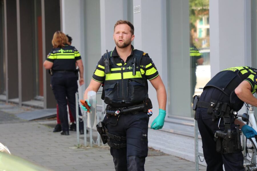 Persoon gewond na steekpartij in Groningen; twee aanhoudingen