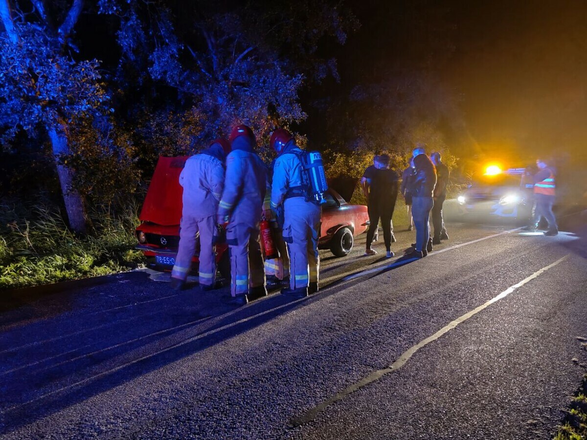 Oldtimer vat vlam op De Skieding