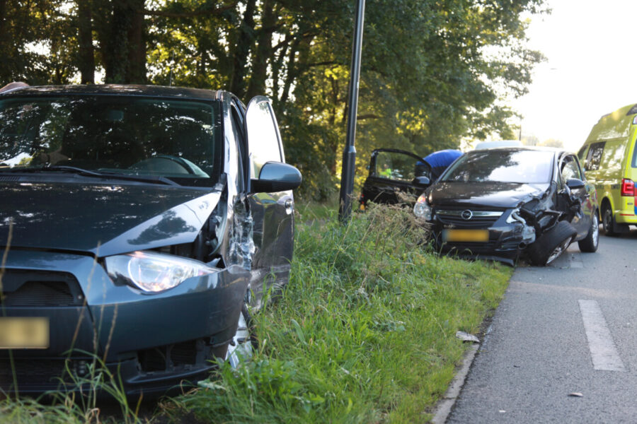 Twee gewonden bij botsing in Eelde