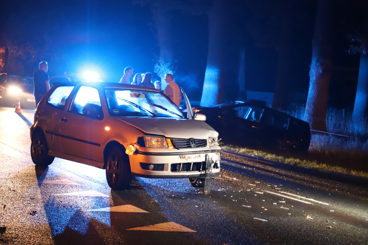 Twee auto’s in botsing bij Erm
