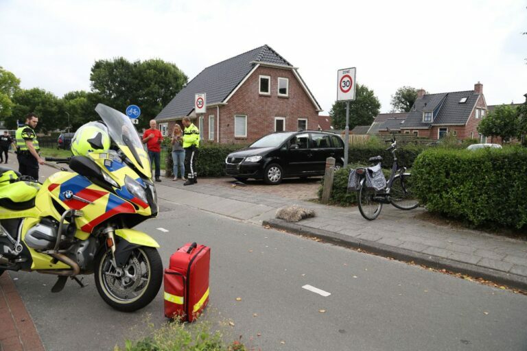 Fietsster gewond na aanrijding in Nuis